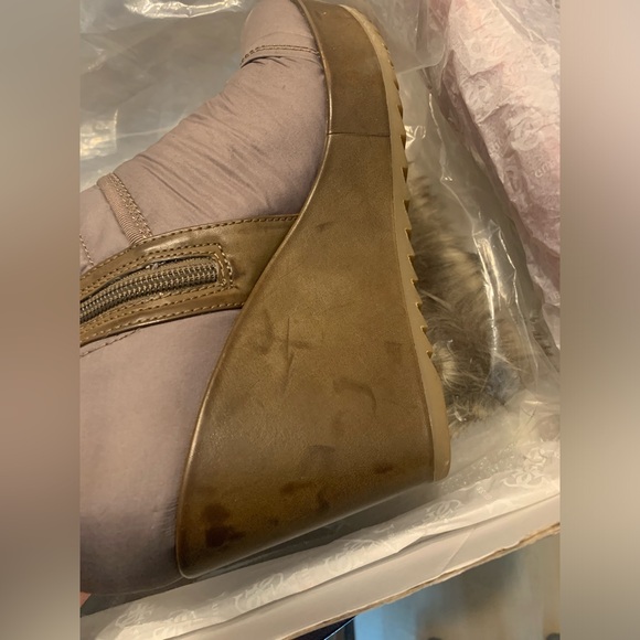 Guess Taupe Pozita faux fur boots in Women’s size 8 - used condition - Picture 12 of 16
